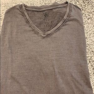 Rock & Republic Iconic V-Neck Tee XLT, LIKE NEW